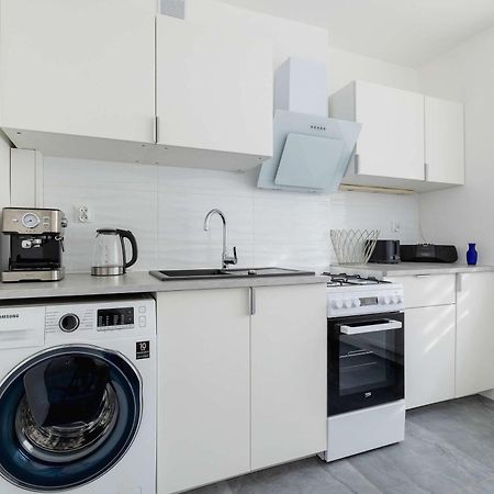 Colorful Studio Near The Spodek Arena In Katowice By Noclegi Renters 외부 사진