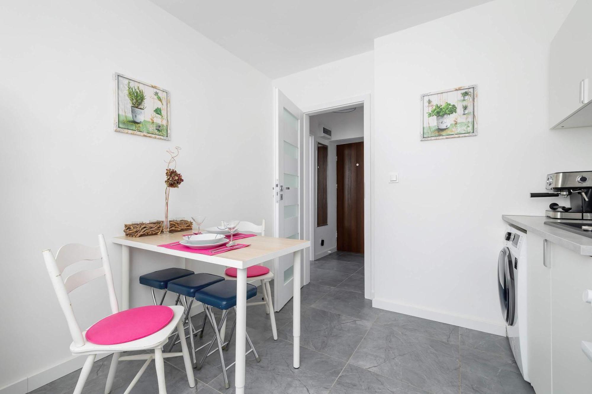Colorful Studio Near The Spodek Arena In Katowice By Noclegi Renters 외부 사진